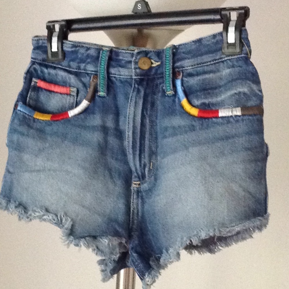 🔥LEE - 'Vintage Modern' Rainbow Embroidered Short